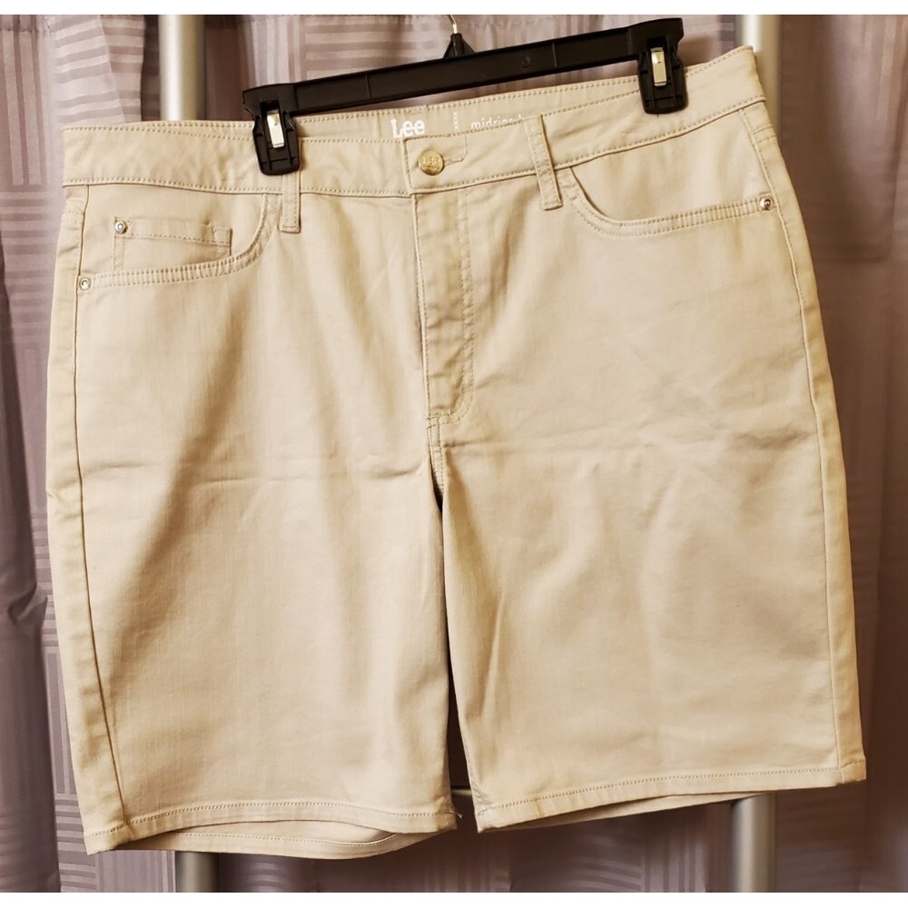 Lee Riders Mid-Rise Women's Size 16‎ Beige Denim Bermuda Shorts